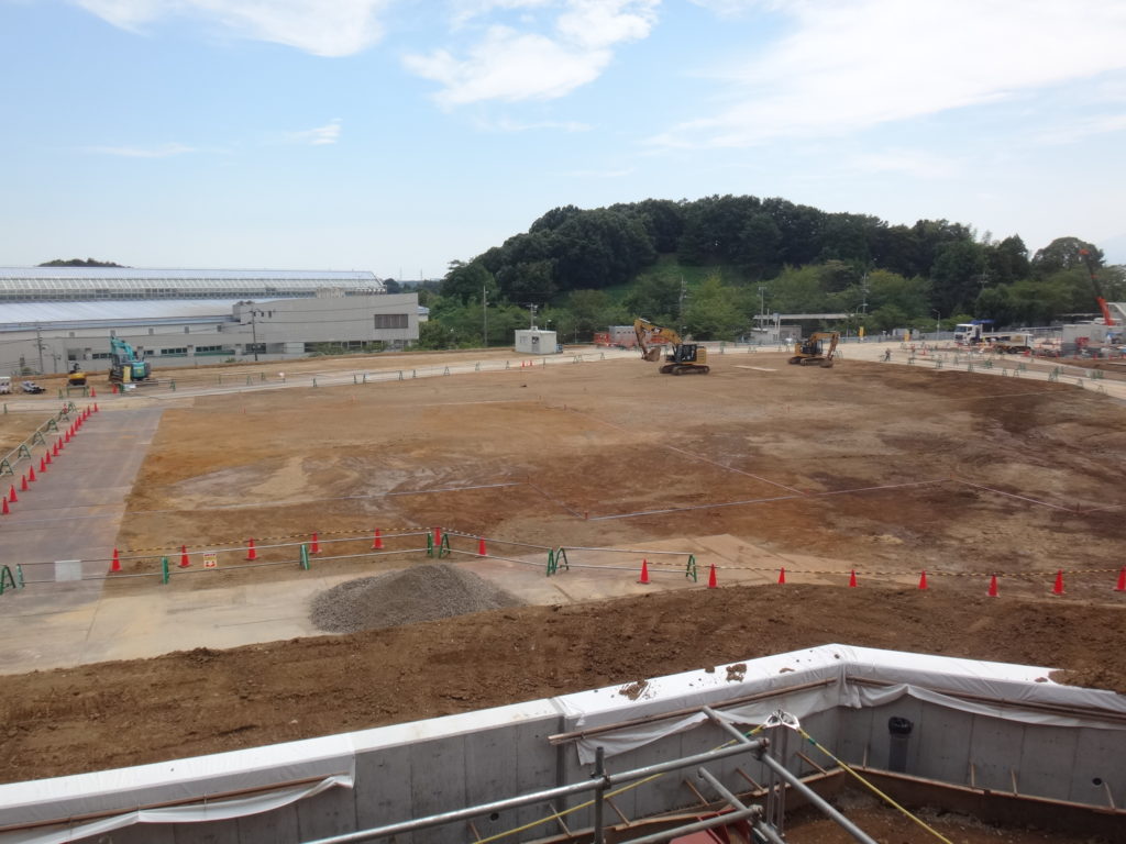 ④工場棟建築工事状況（8月中旬）