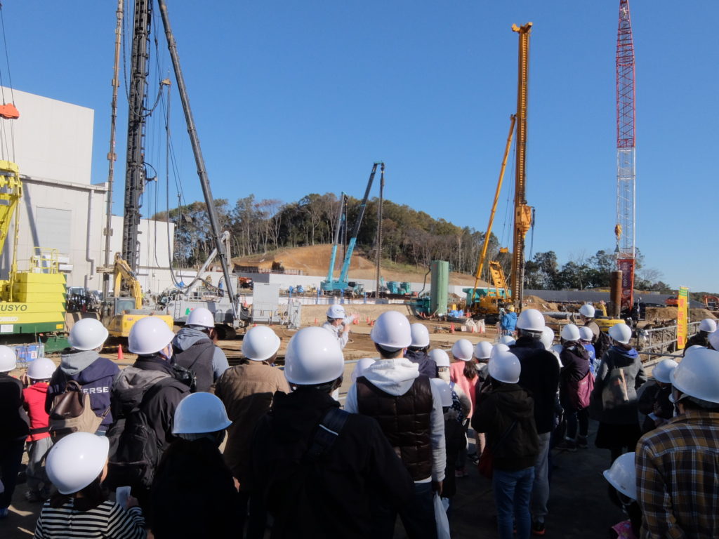 3 大きな重機を間近で〜